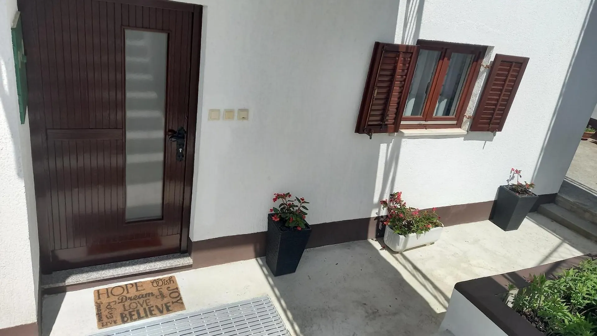 App Krivit Apartment Pula